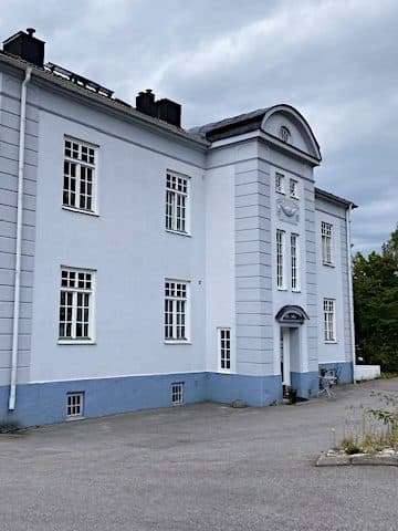 Herrgårdsbyggnad vid östkusten